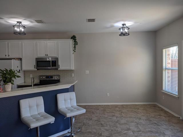 Building Photo - 8601 Forest Highlands Dr