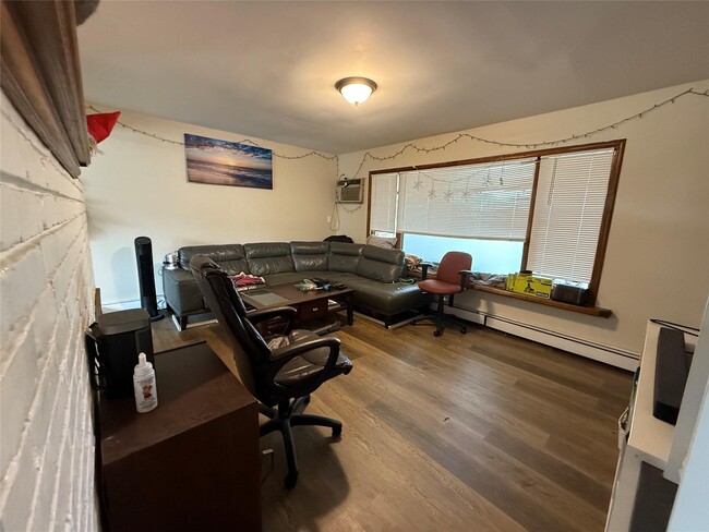 Building Photo - 70 Lantern Rd