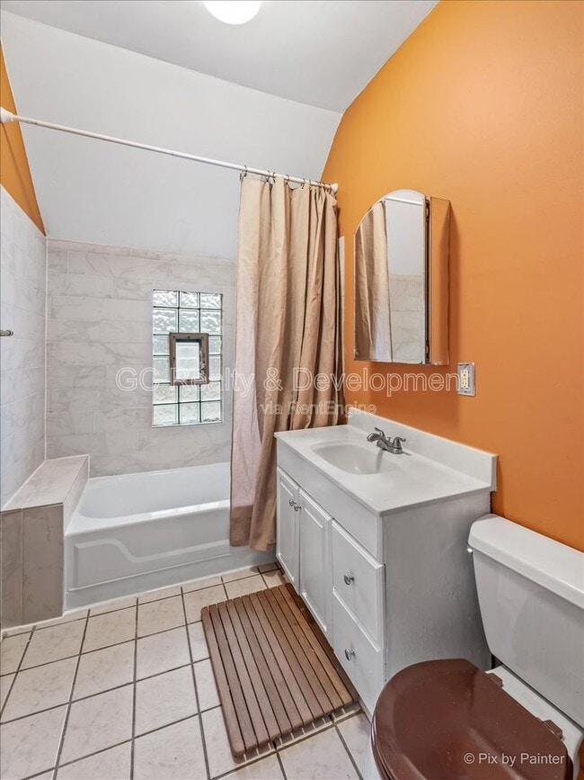 Building Photo - 1932 N Karlov Ave