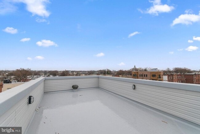 Building Photo - 2904 W Diamond St