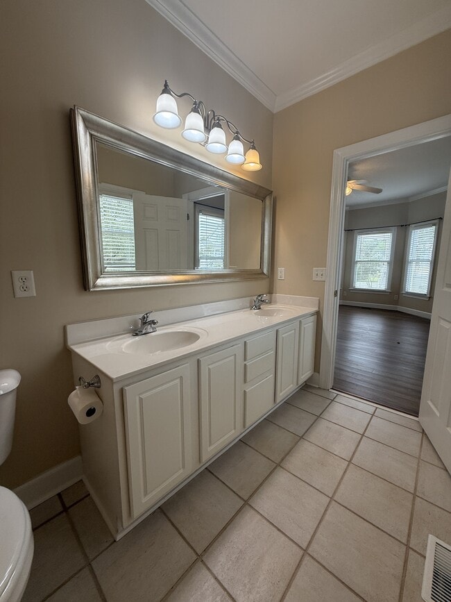 Building Photo - 101 Patrick Dr