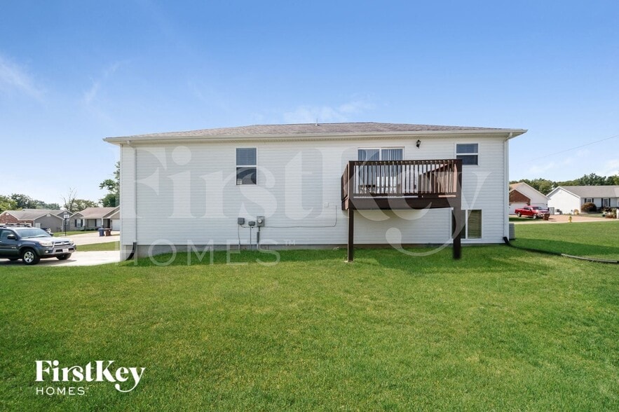 Building Photo - 400 Rhonda Dr