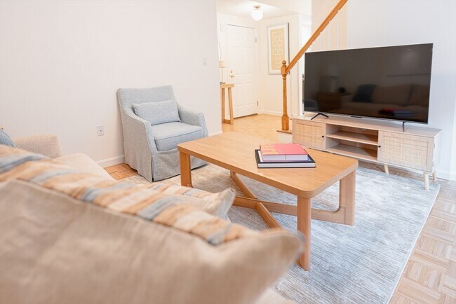 Building Photo - 5 Davis Ave