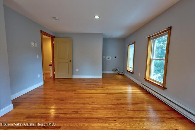 Building Photo - 153 Bross St