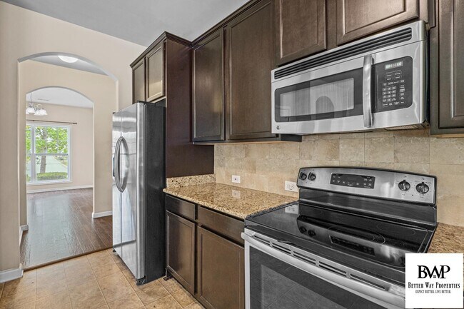 Building Photo - 11 Belhaven Dr