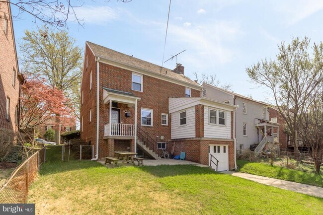 Building Photo - 7932 Orchid St NW