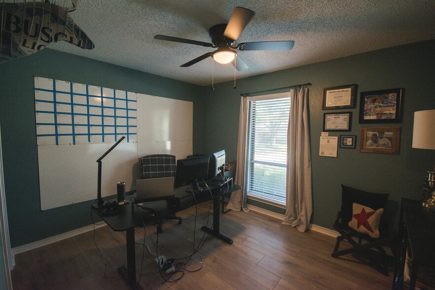 Building Photo - 2334 Babalos Ln