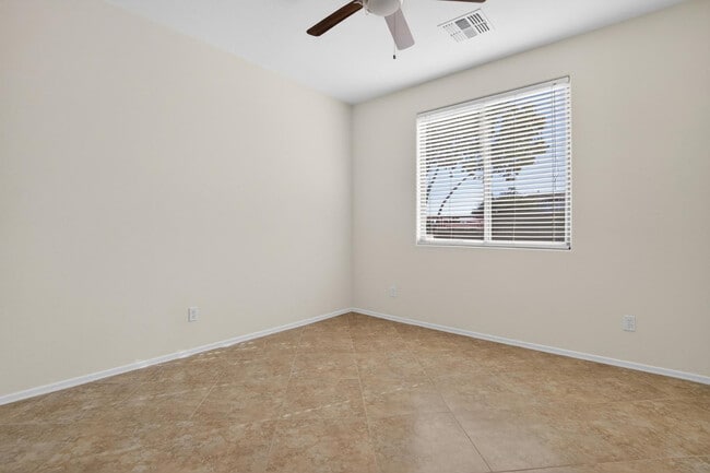 Building Photo - 18711 E Raven Dr