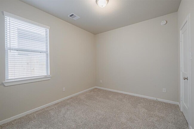 Building Photo - 7031 Winterberry Gln Ln