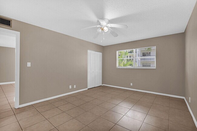 Building Photo - 3360 Spanish Moss Terrace