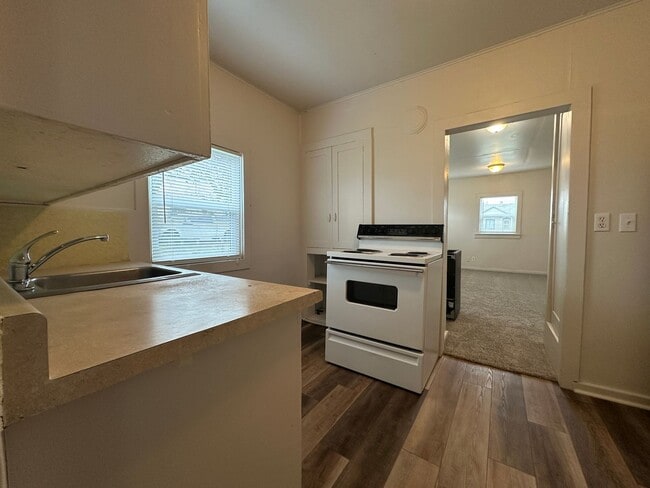 Building Photo - 2bed, 1bath 1,000sq.ft. home in Caldwell