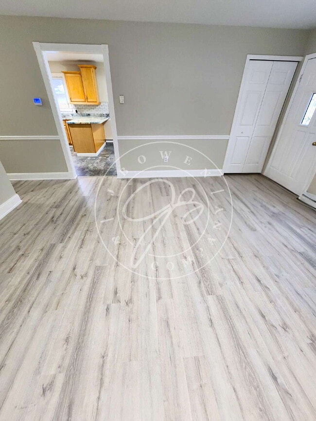 Building Photo - MUST SEE! Updated 3-Bedroom Home with Finished Basement & Large Fenced Yard