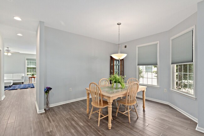 Building Photo - 33 Tallman Ln