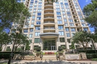 Building Photo - 2 Bedroom, 2 Bathroom Spacious Condo with Dining & Living Room within Heart of Buckhead