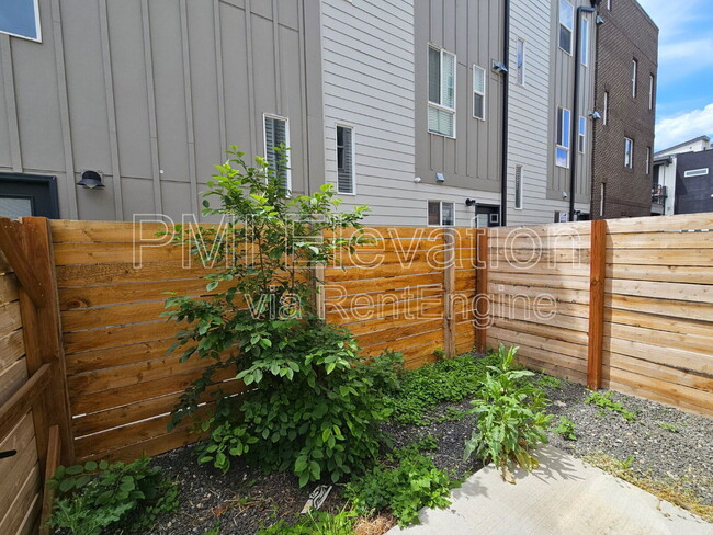 Building Photo - 4260 W 13th Ave