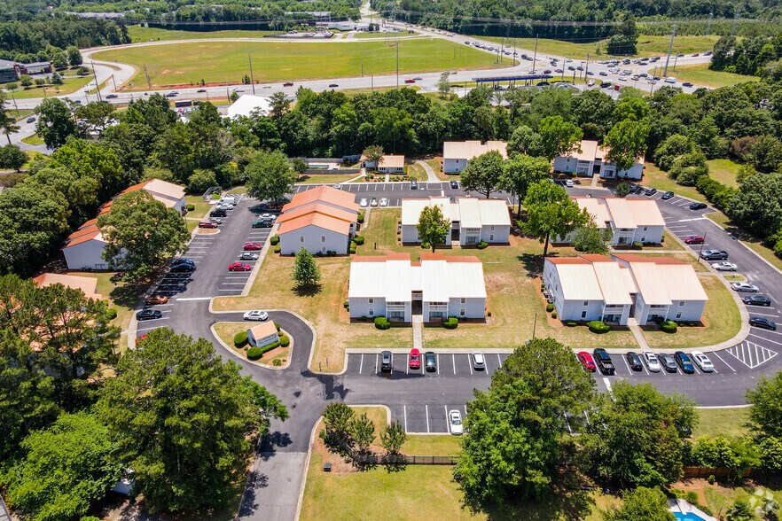 Primary Photo - Shadowood Apartments