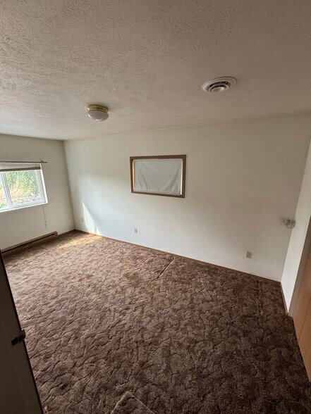 Building Photo - 9809 E Upriver Dr