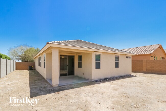 Building Photo - 17922 W Sunnyslope Ln