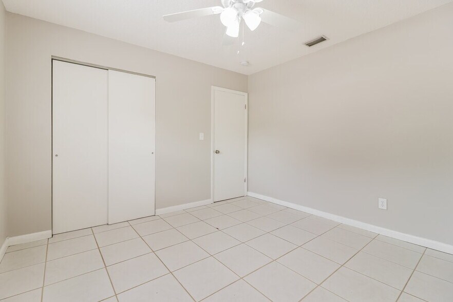 Building Photo - 7640 Woodbridge Blvd