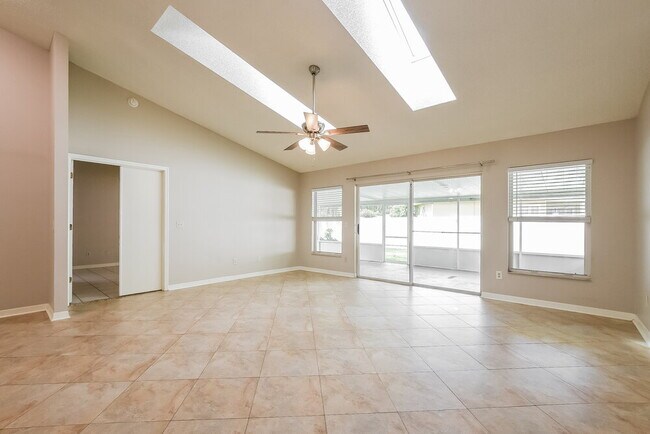 Building Photo - 8819 Reservation Dr