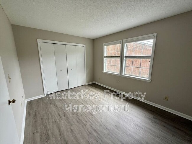 Building Photo - 126 Friar Ln
