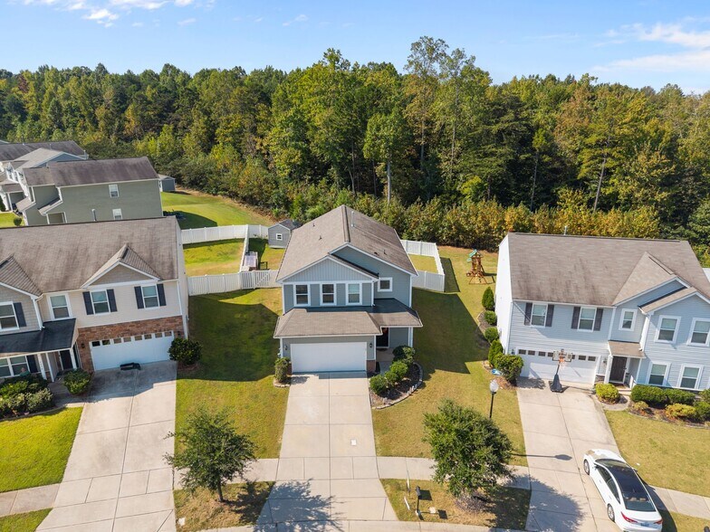 Building Photo - 7532 Spring Spruce Ln