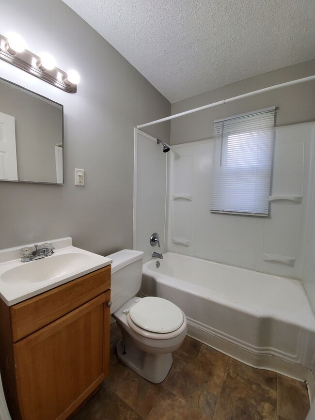 Bathroom - 250 E Beechwood Ave