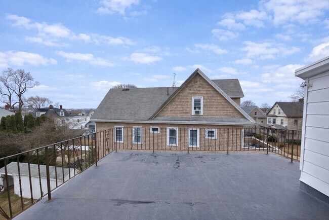 Building Photo - 55 Clarendon St