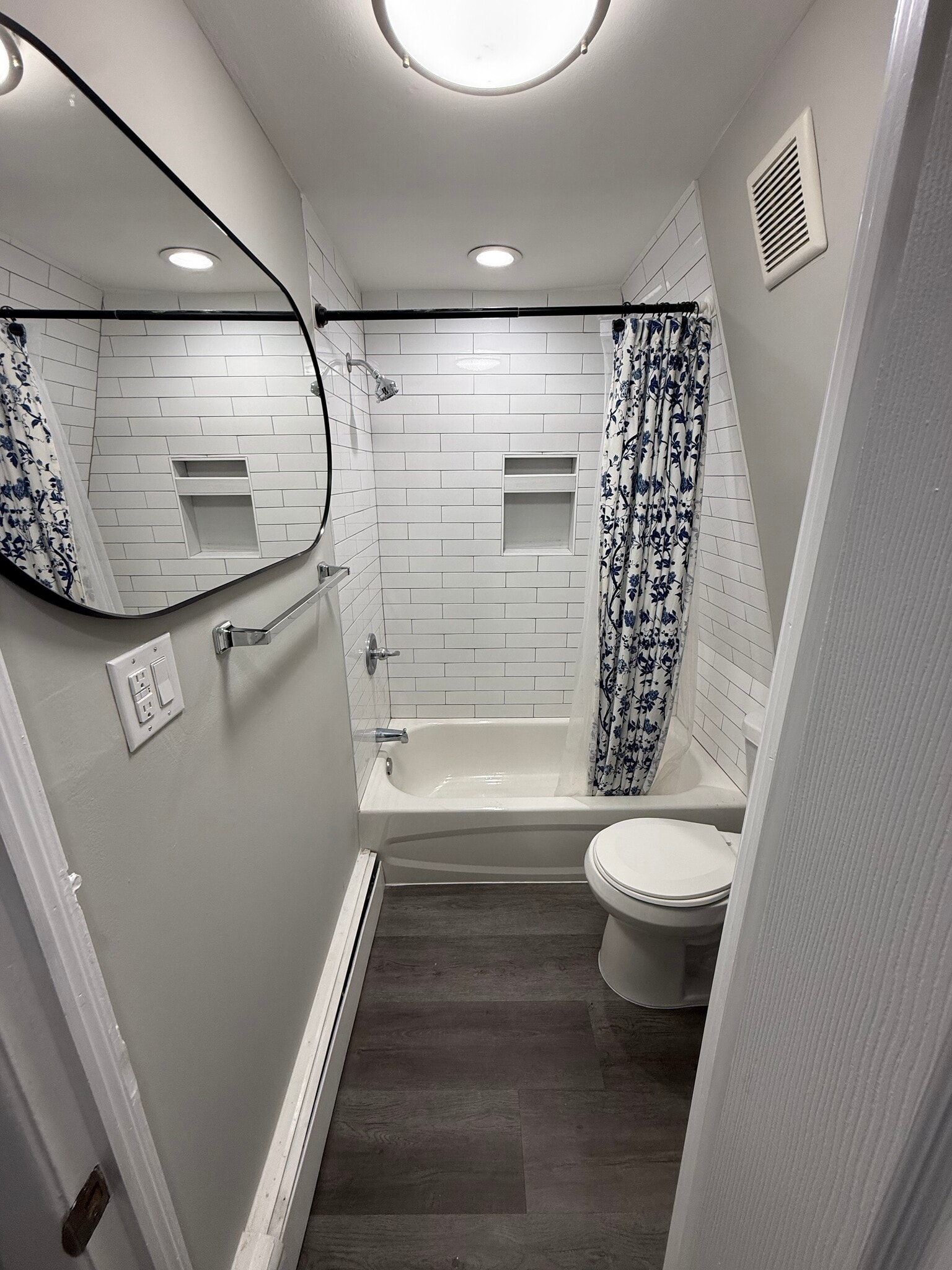 Bathroom - 112 William St