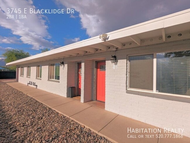 Primary Photo - 3745 E Blacklidge Dr