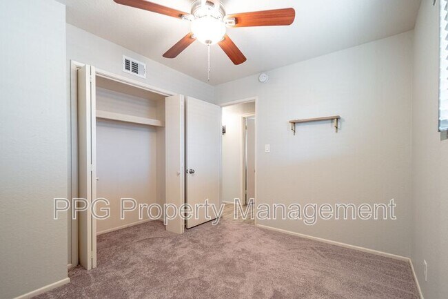Building Photo - 456 W Jasper Dr