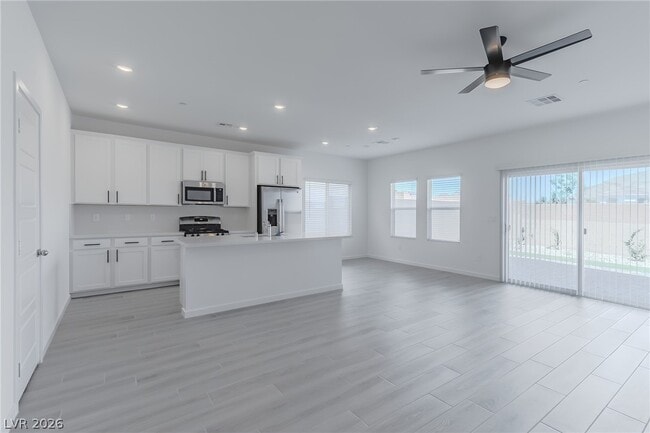 Building Photo - 9940 Kimura Hls Ave