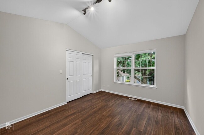 Building Photo - 831 Genesee Dr