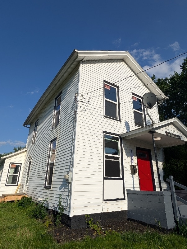 Building Photo - 116 4th Ave