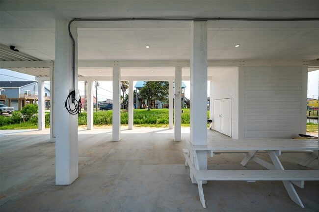 Building Photo - 413 Pompano Ln