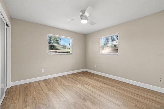 Building Photo - 2066 62nd Pl S