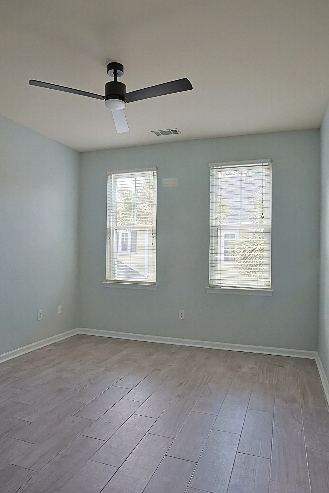 Building Photo - 1225 Blakeway St