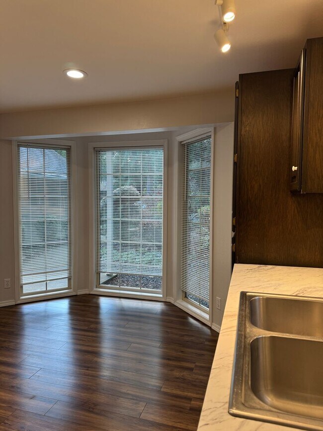 Building Photo - 20780 Terasse Dr NW