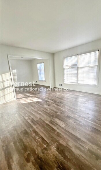 Building Photo - 10827 Beacon Ave