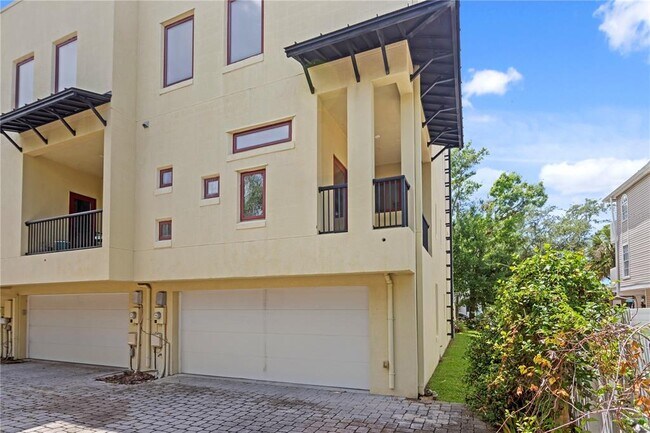 Building Photo - 512 S Glen Ave