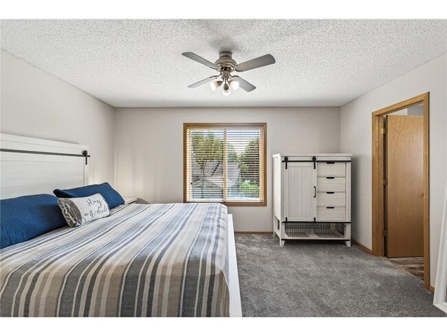 Building Photo - 4133 Sunset Trail N