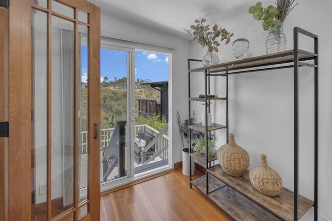 Building Photo - 1072 Johnson Ave