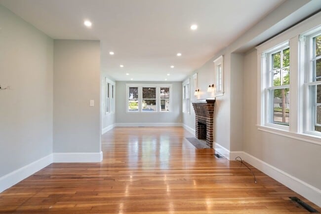Building Photo - 65 Shawmut St
