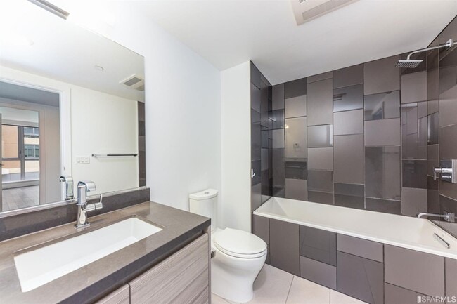 Building Photo - 718 Long Bridge St