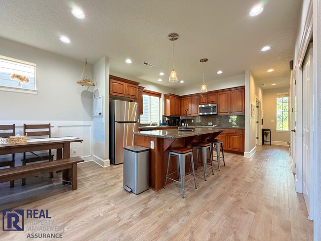 Building Photo - 17423 SW Montague Way