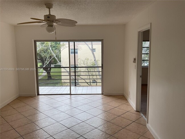 Building Photo - 301 Cambridge Rd