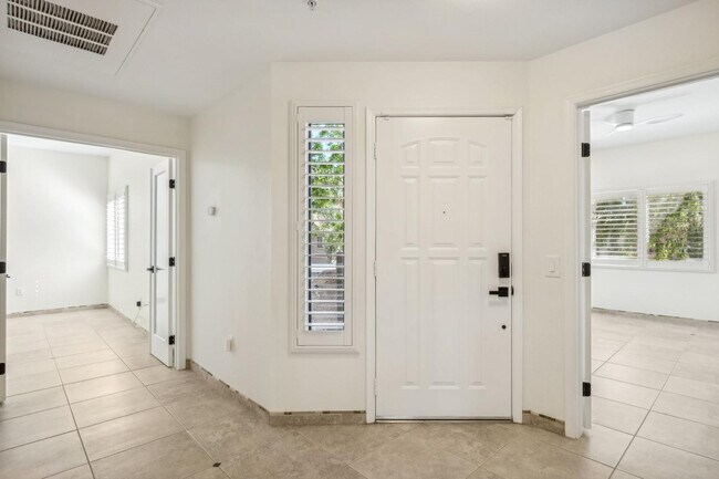 Building Photo - 15050 N Thompson Peak Pkwy