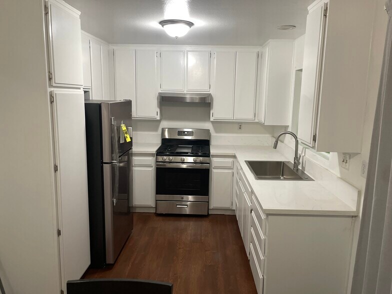 Building Photo - 7638 Newlin Ave