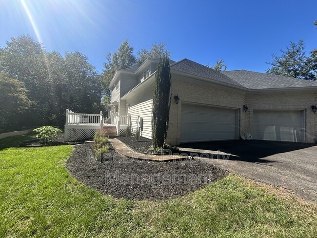 Building Photo - 11103 Fawn Lake Pkwy