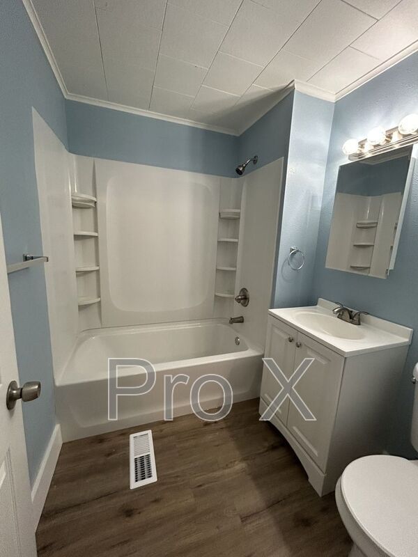 Building Photo - 113 W Forest St